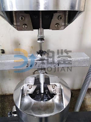 1544671067275403.jpg 槽道疲勞試驗(yàn)機(jī)7.jpg