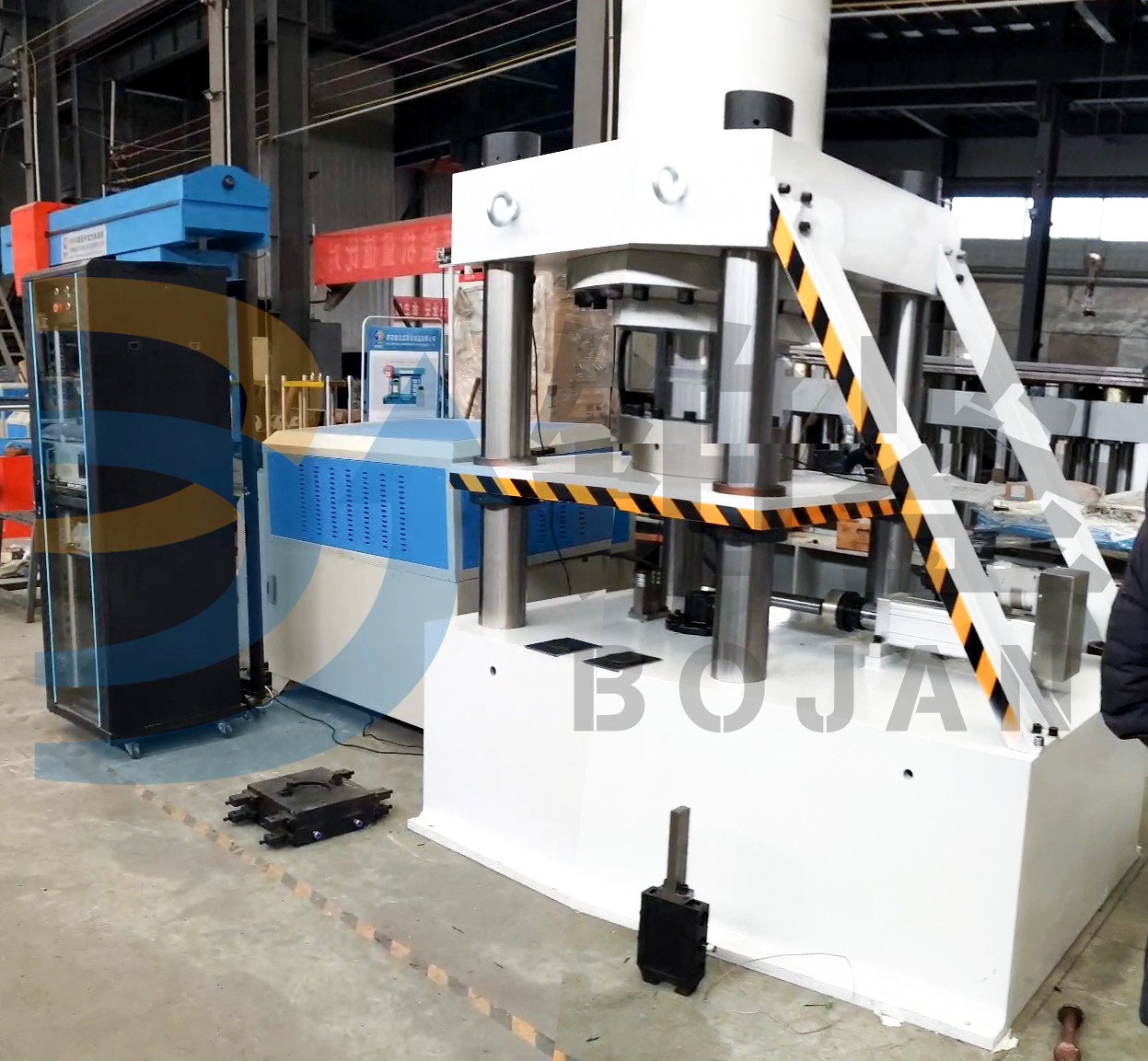 鐵路橋梁盆式支座滑板初始靜摩擦系數(shù)和線磨耗率試驗臺